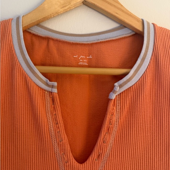 Urban Outfitters Out From Under Go For Gold Seamless Ribbed Cap Sleeve Crop Top - Picture 6 of 9